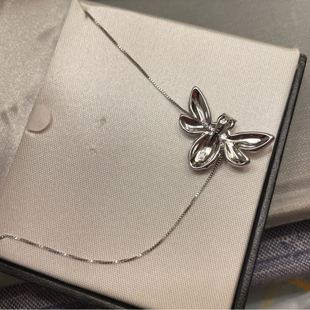 Bumblebee pendant with crystals  Sterling Silver Bee Pendant Necklace - Picture 7 of 11